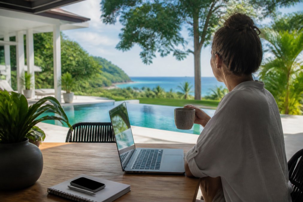 How to Manage Luxury Rentals Remotely: A Complete Guide